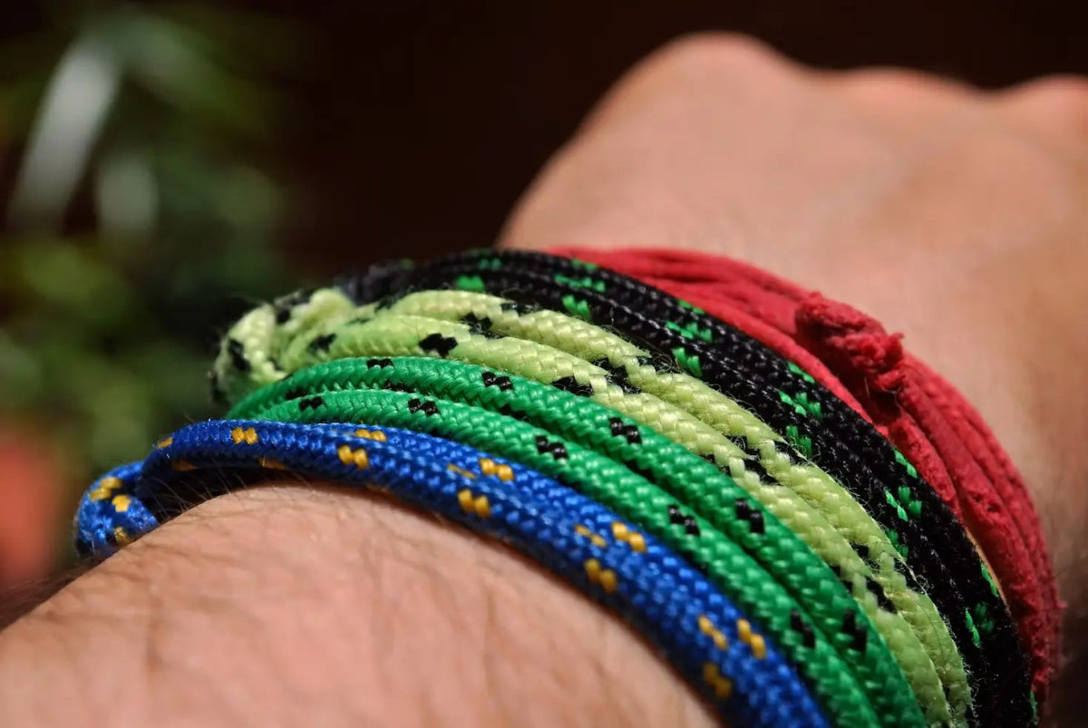 Top 24+ Magnetic Paracord Bracelets for Men and Women