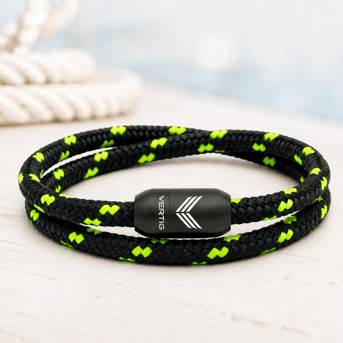 Paracord Bracelet Magnetic Black Neon