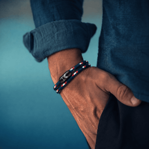 Paracord Bracelet Magnetic Blue Red