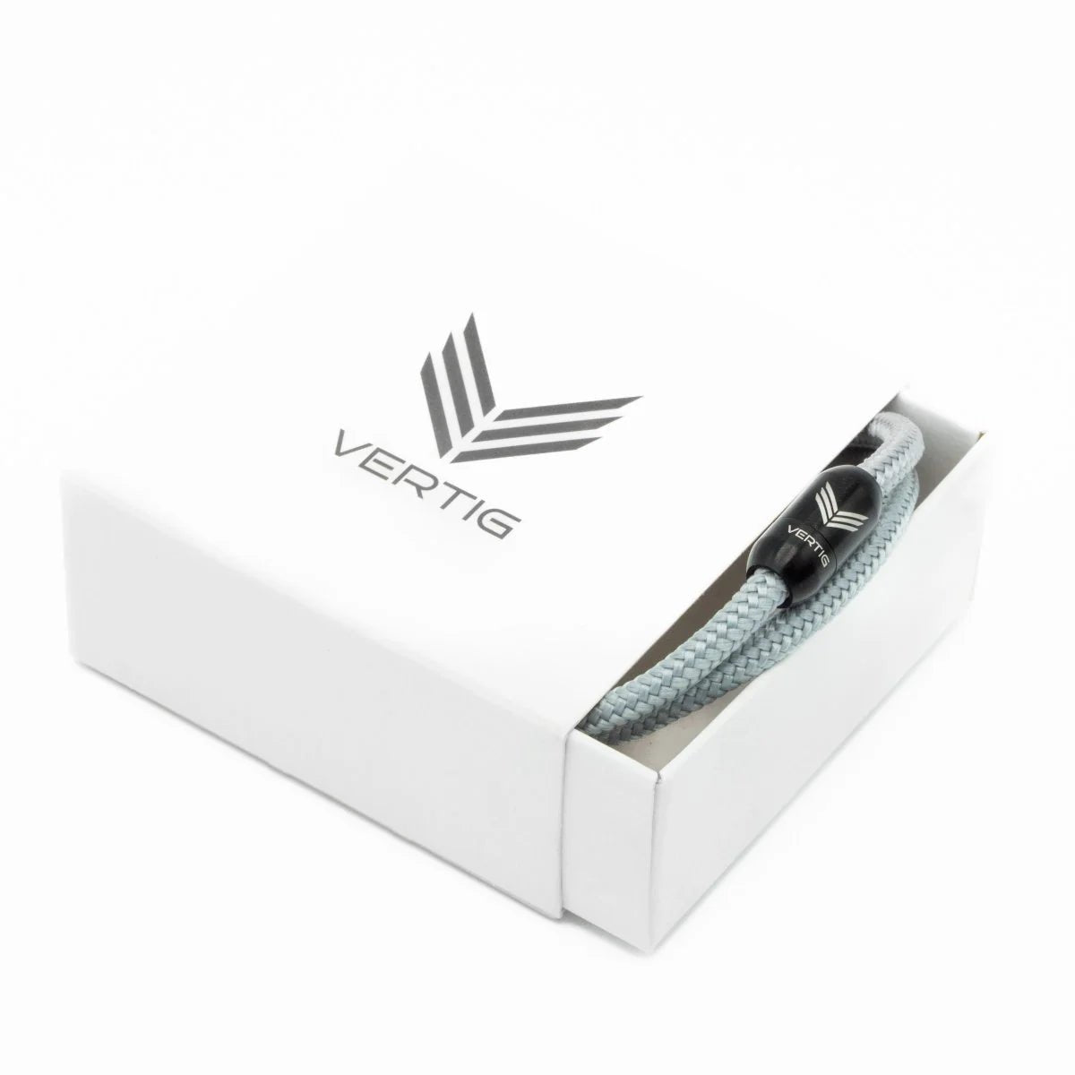 Vertig Magnetic Nautical Paracord Bracelet Grey in a branded gift box. A thoughtful present for minimalist style.