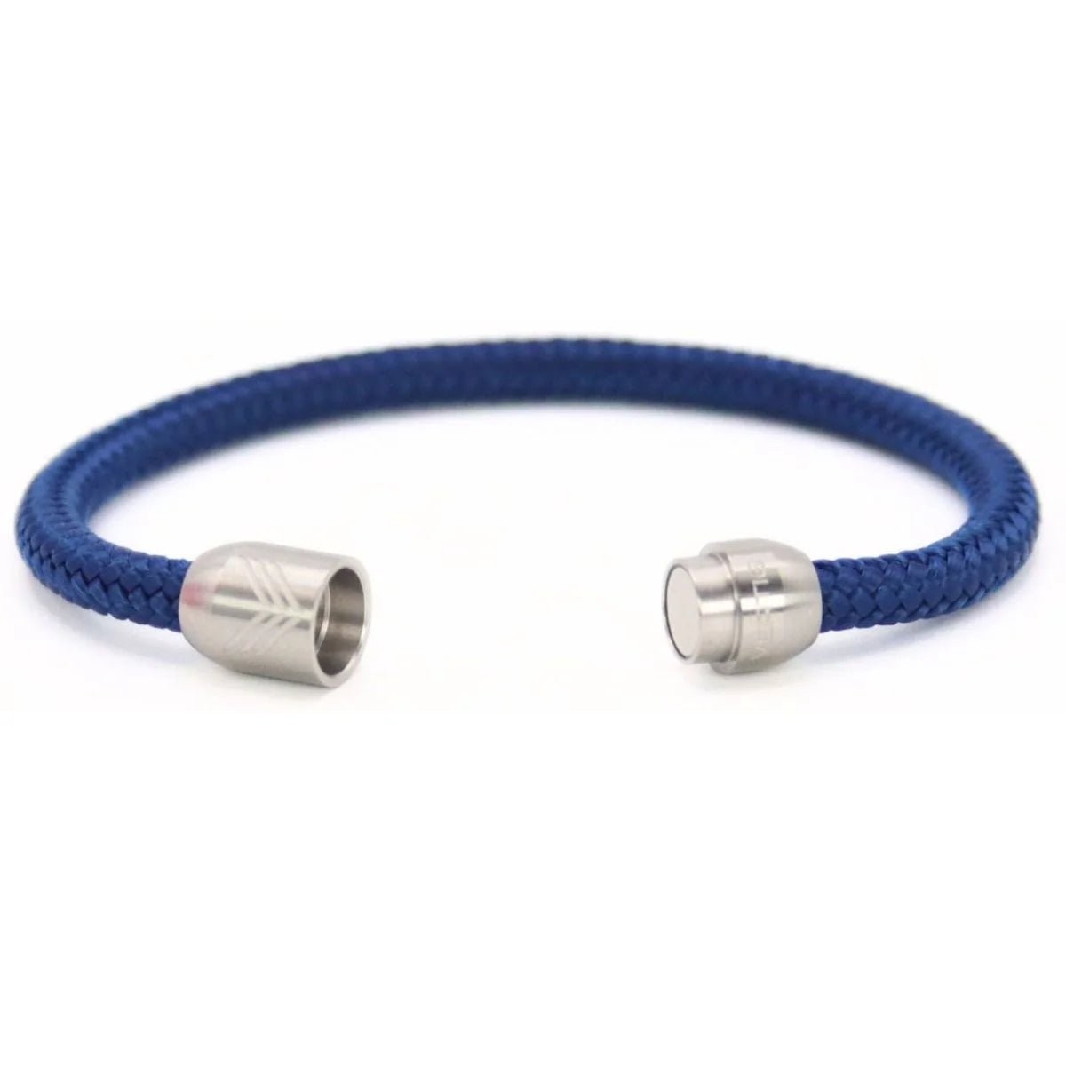Vertig Magnetic Nautical Paracord Bracelet Navy Blue (Slim) unclasped. Reveals the high-quality paracord and strong magnetic closure.
