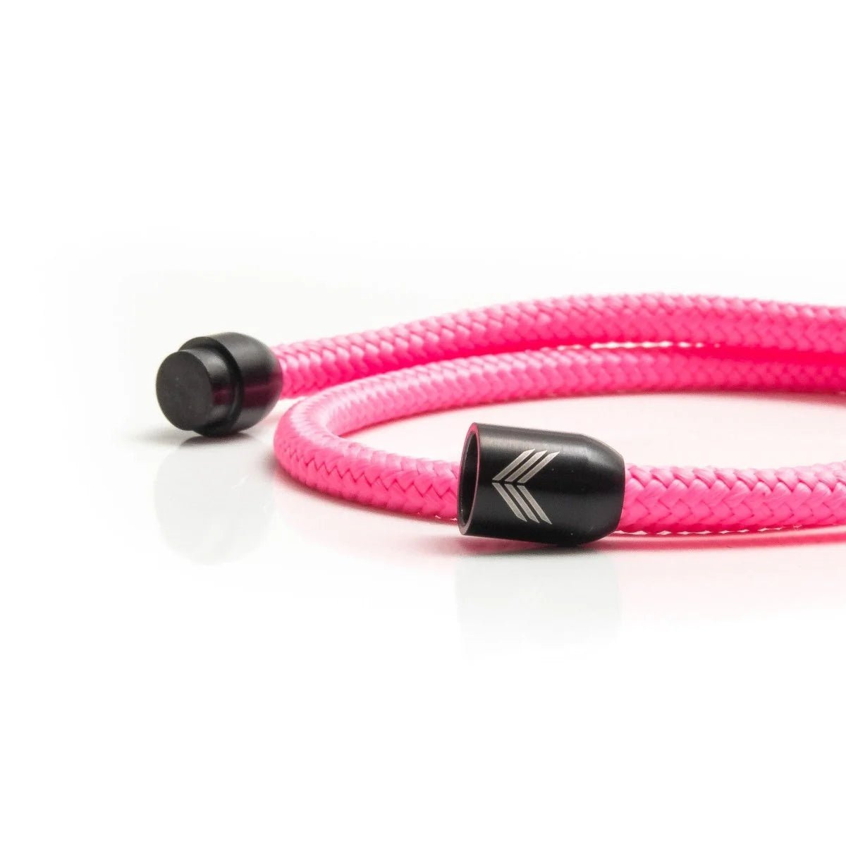 Vertig Magnetic Nautical Paracord Bracelet Pink unclasped. Reveals the high-quality paracord and strong magnetic closure.