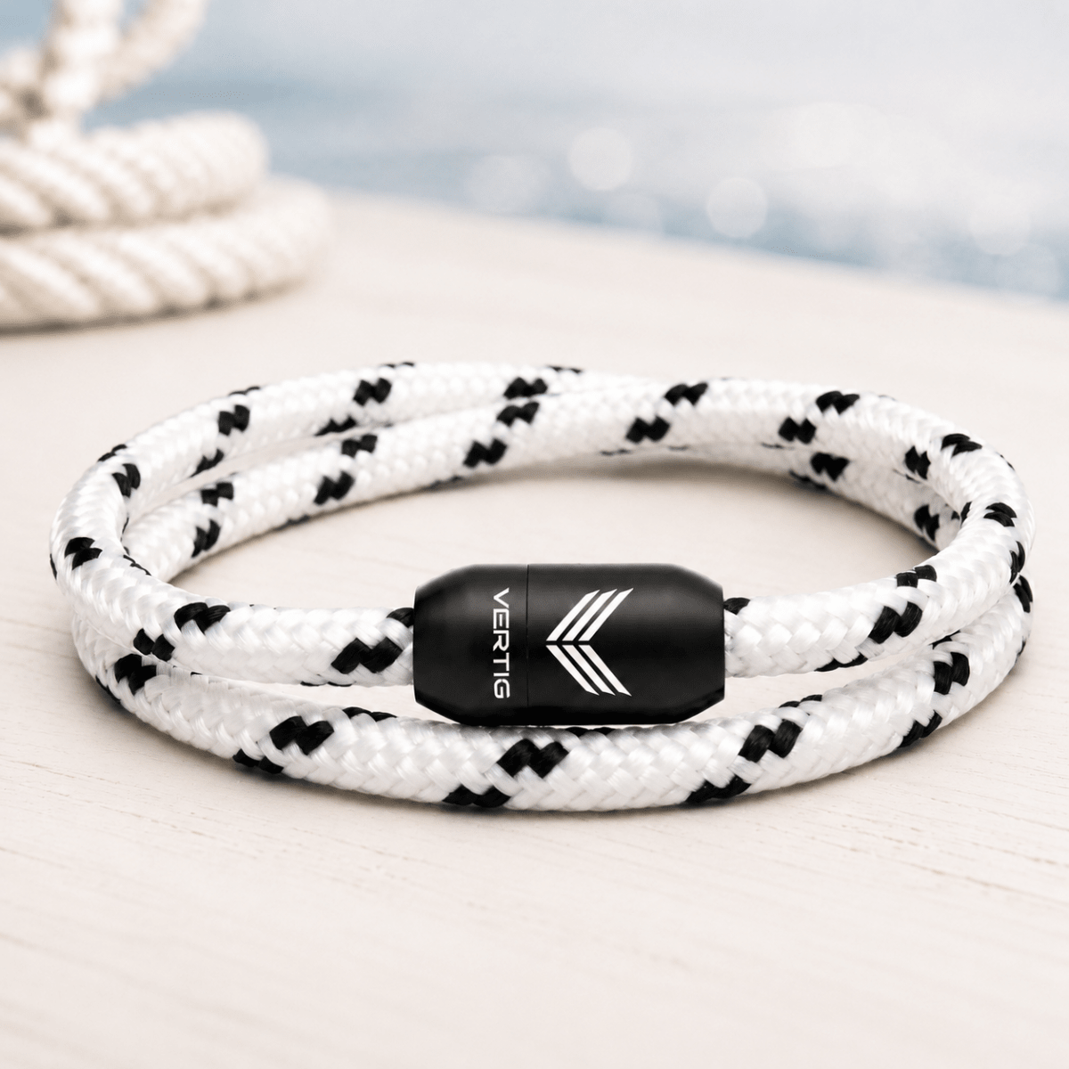 Paracord Bracelet Magnetic White Black