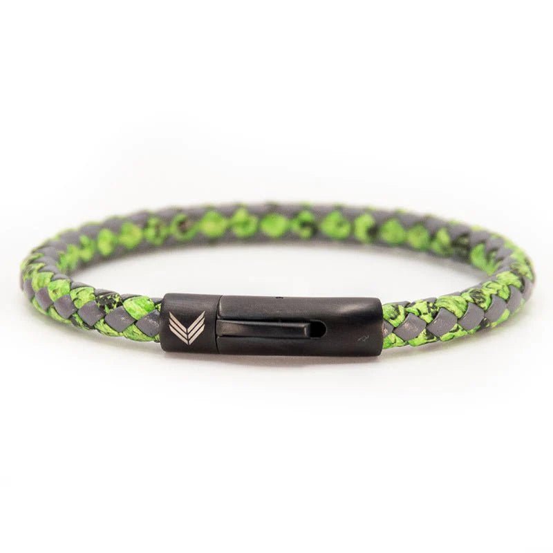 Vertig Leather Bracelet Vintage Green. Full view, highlighting its rich, aged green leather and sophisticated, earthy design.