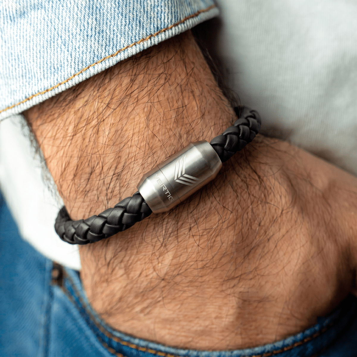 Vertig Magnetic Leather Bracelet Black