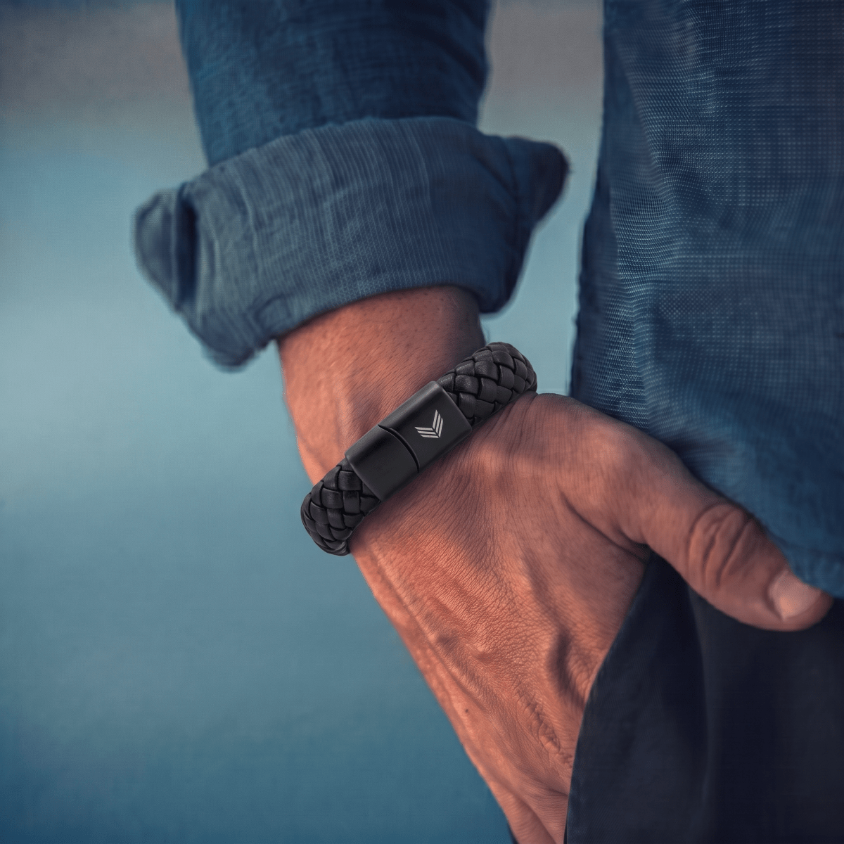 Vertig Magnetic Leather Bracelet Black