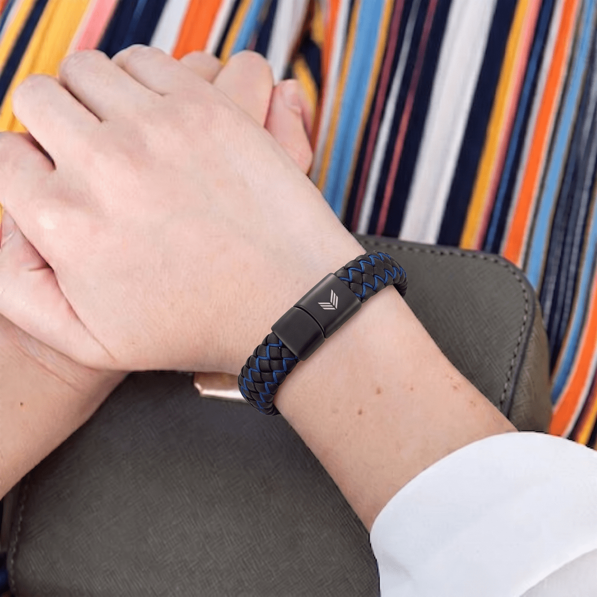 Vertig Magnetic Leather Bracelet Black Blue