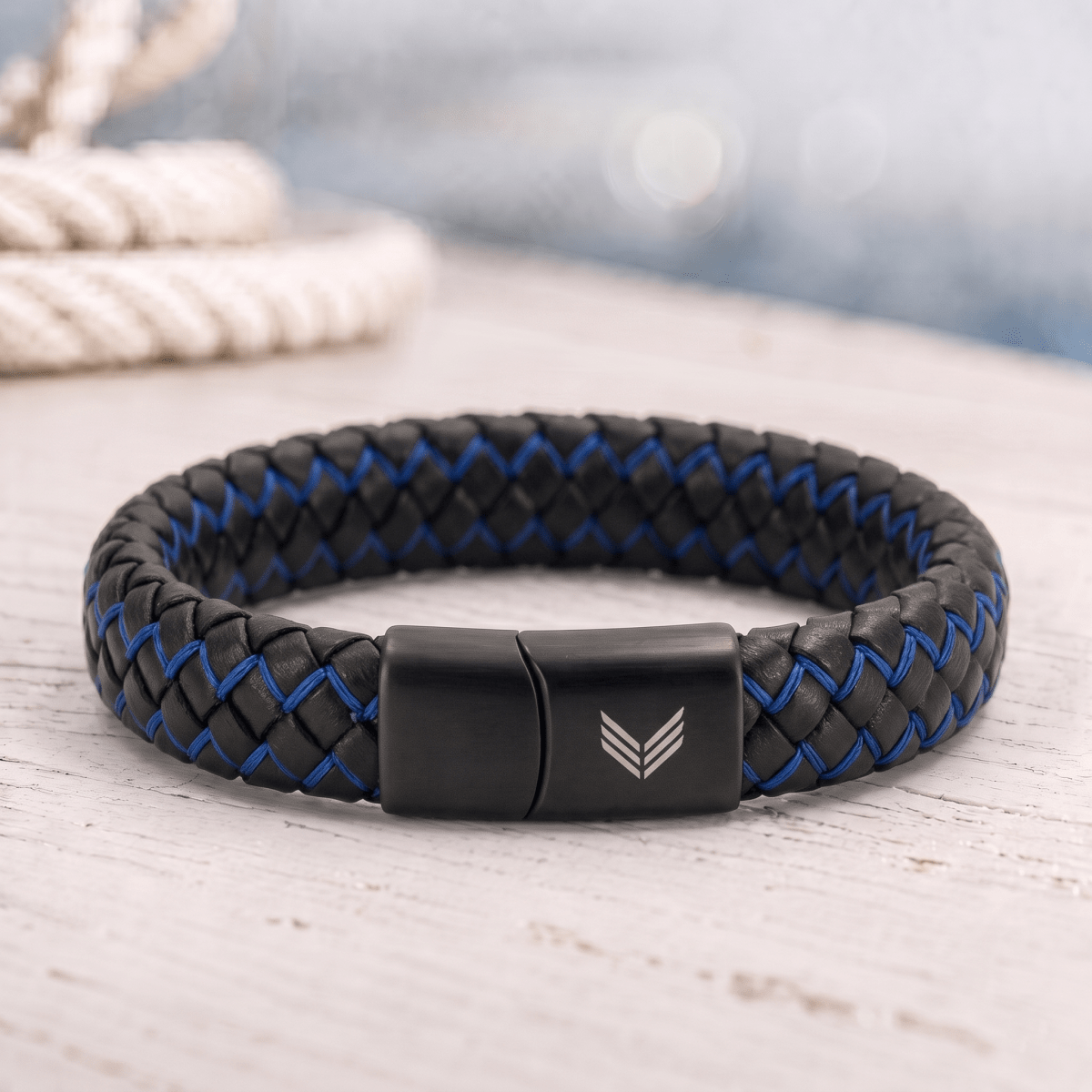 Vertig Magnetic Leather Bracelet Black Blue