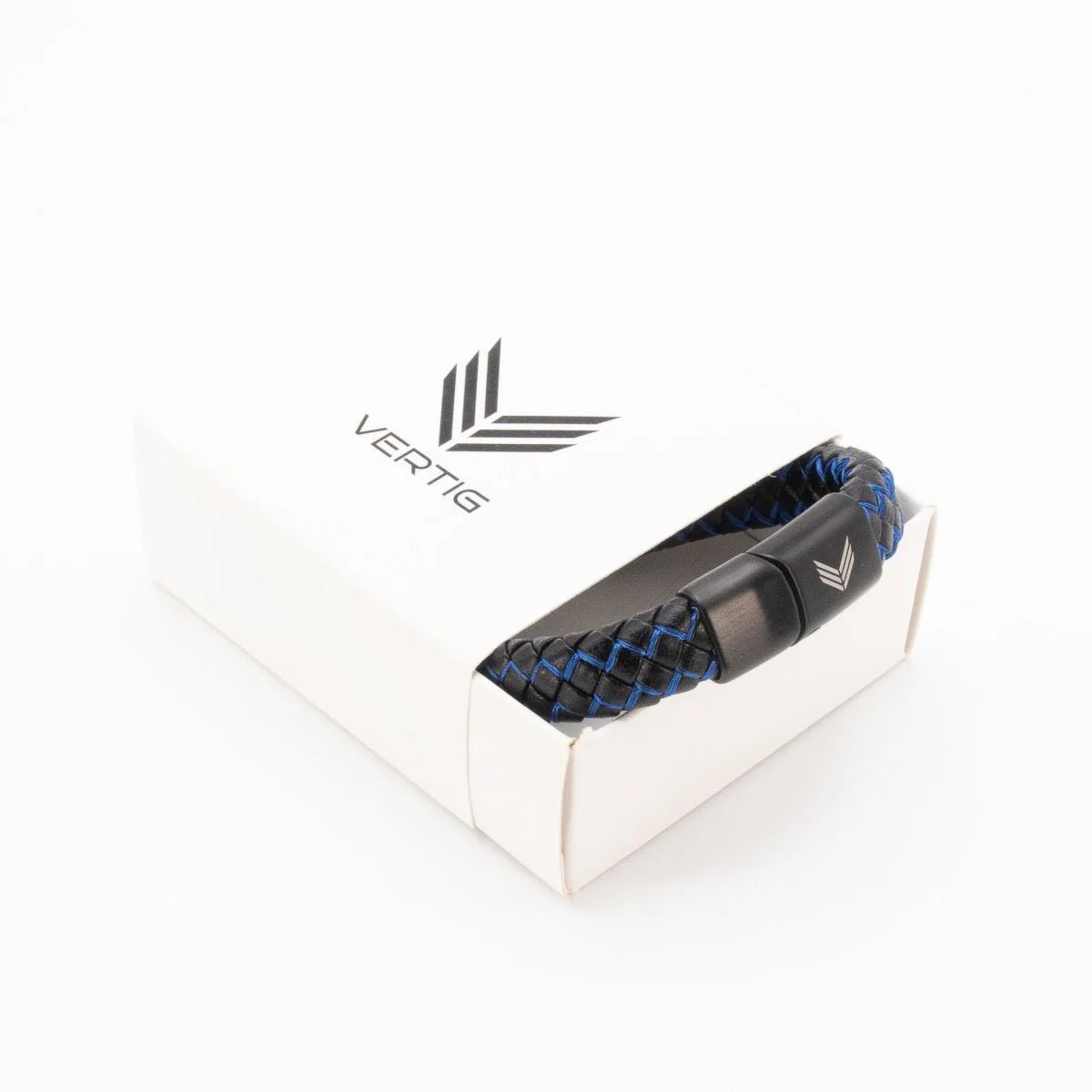 Vertig Magnetic Wide Leather Bracelet Black-Blue presented in a luxurious branded box. Ideal for a sophisticated and special gift.
