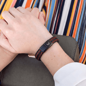 Vertig Magnetic Leather Bracelet Black Red