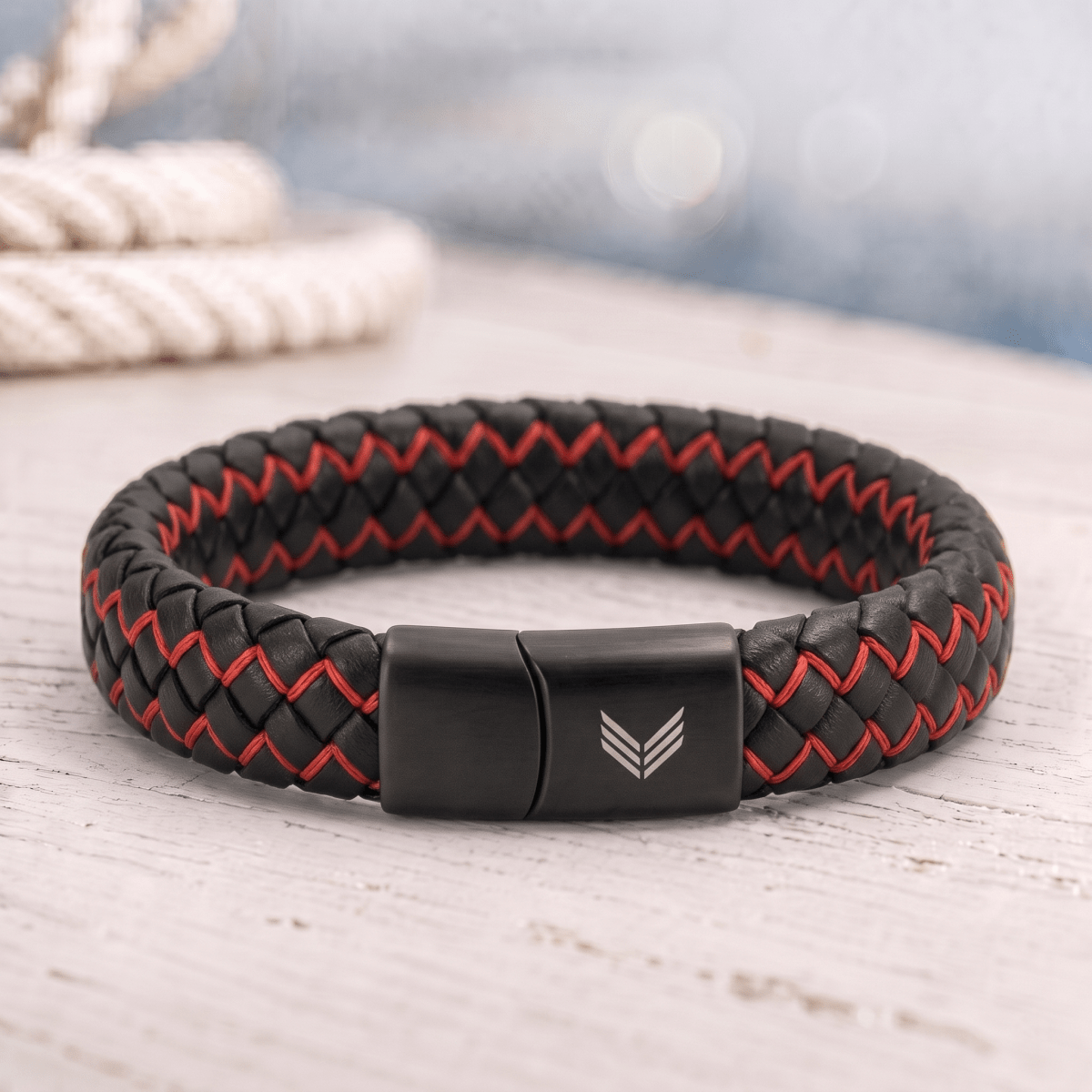 Vertig Magnetic Leather Bracelet Black Red