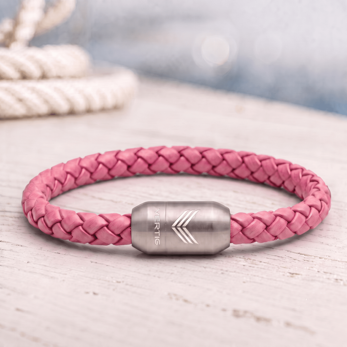 Vertig Magnetic Leather Bracelet Pink