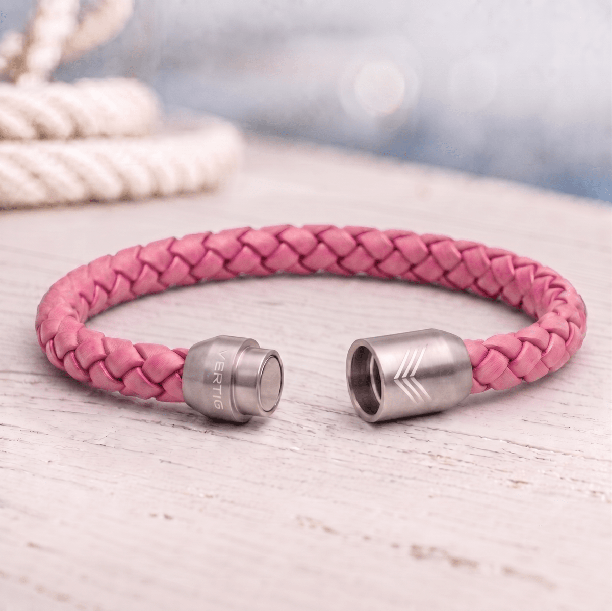Vertig Magnetic Leather Bracelet Pink