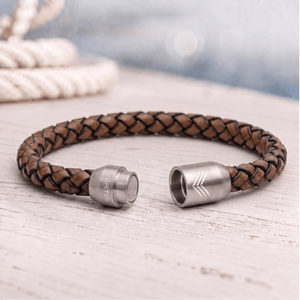 Vertig Magnetic Leather Bracelet Vintage White
