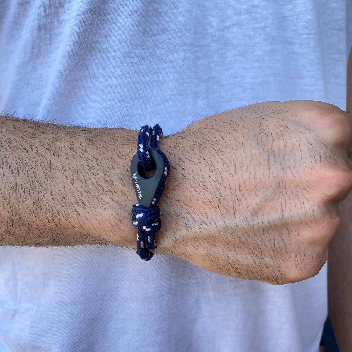vertig neptune sliding knot paracord bracelet